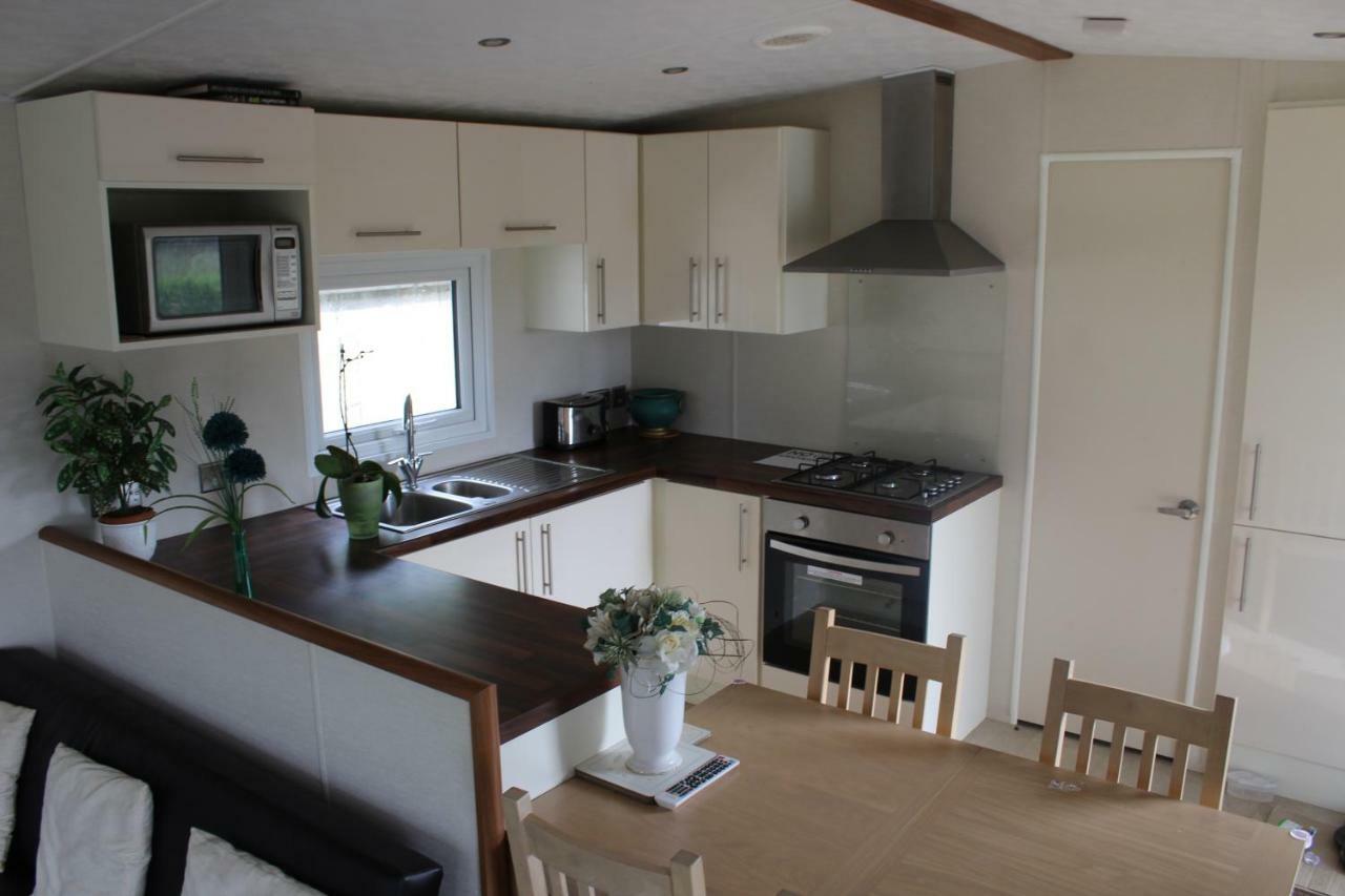 Marshlands Lakeside Nature Retreat Barton-upon-Humber Extérieur photo
